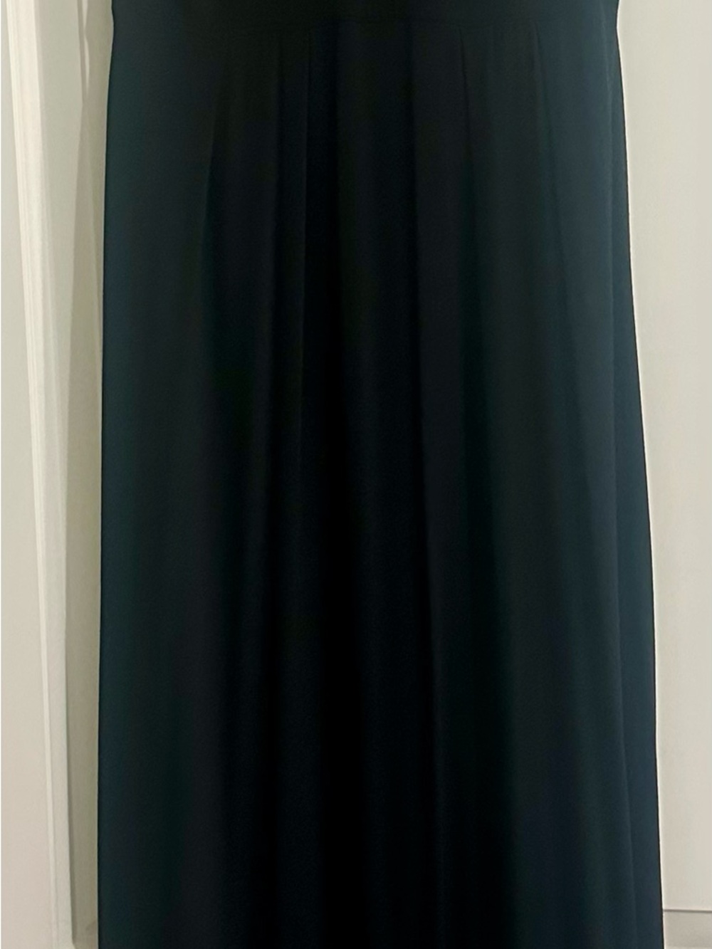 Jennifer Lopez Black Maxi dress Flowing Silhouette
